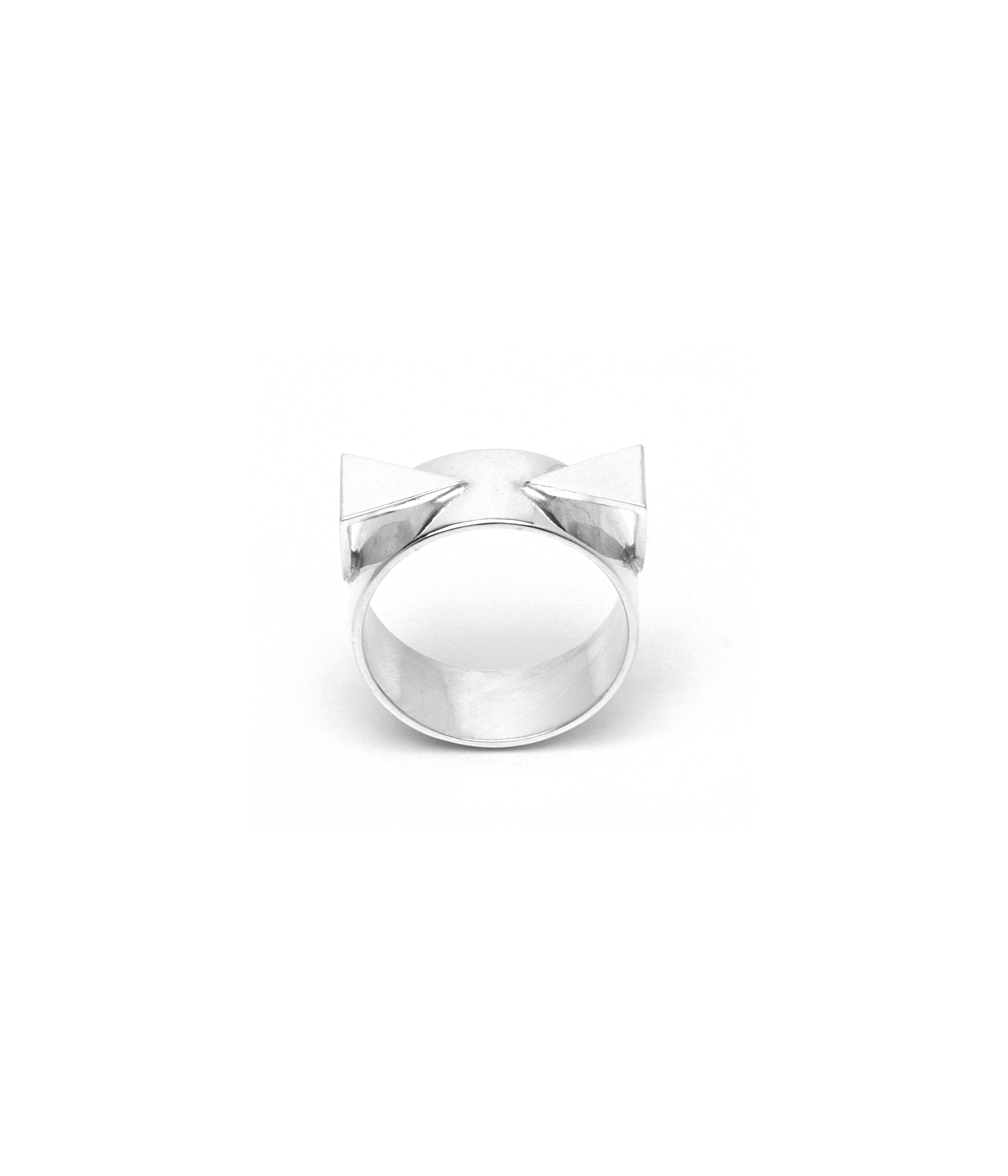 'Angle' Ring